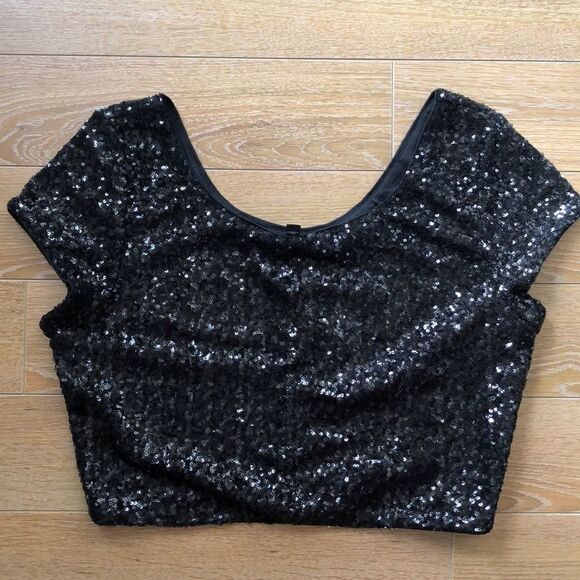 Express Full Sequin Crop Top - Picture 2 of 4
